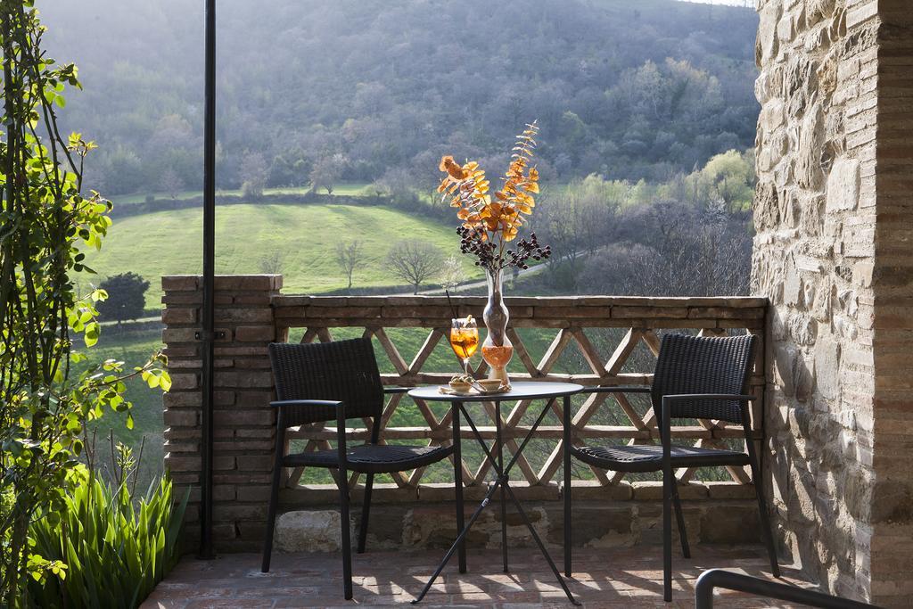 Borgo Di Carpiano Hotel Mengara Esterno foto